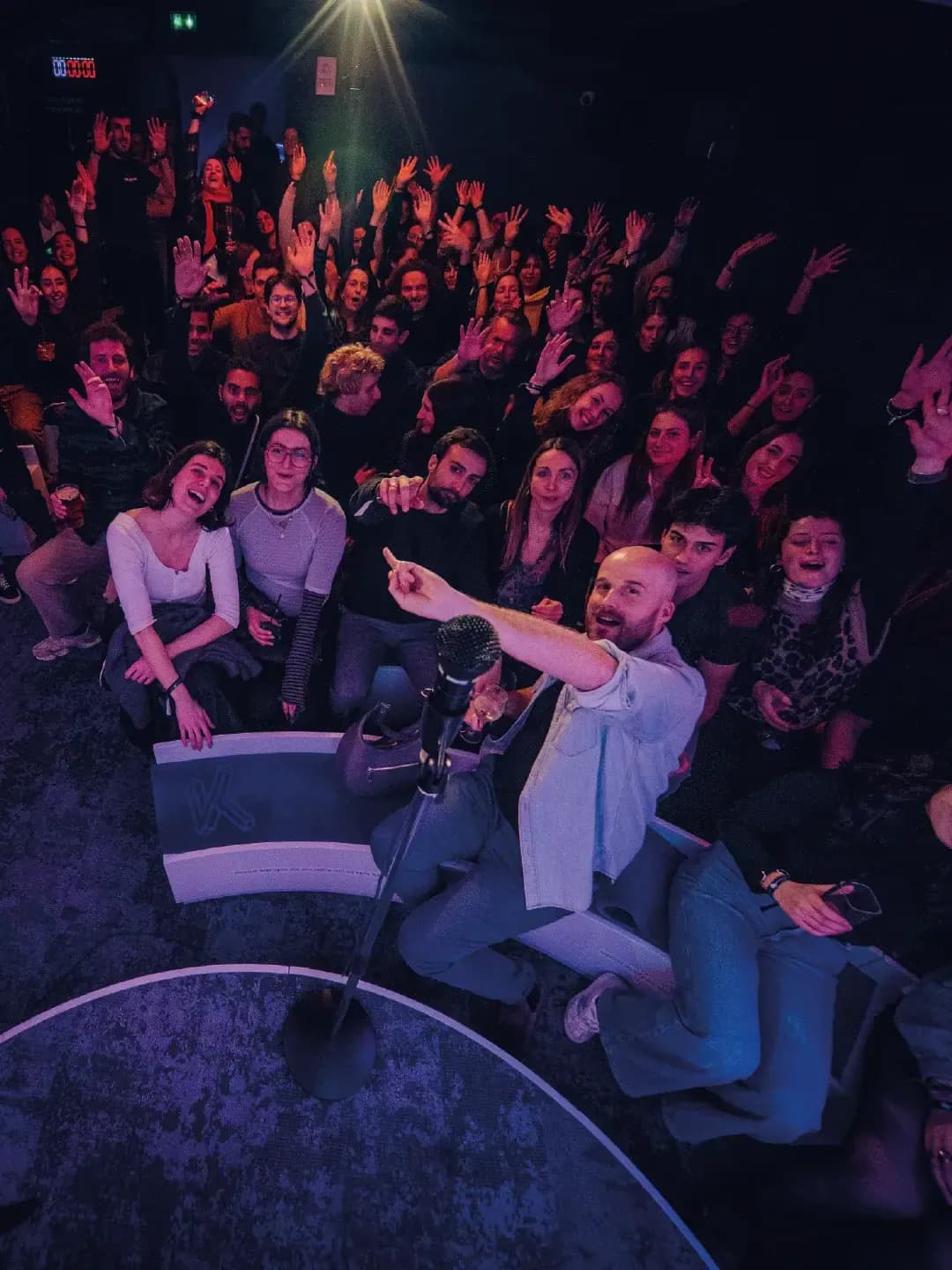 La salle conquise au comedy club Kidology
