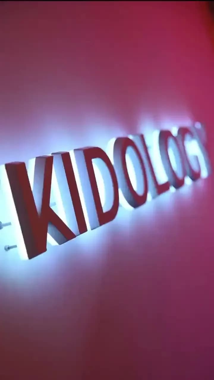 Le spectacle stand-up du comedy club Kido, à deux mètres de la scène